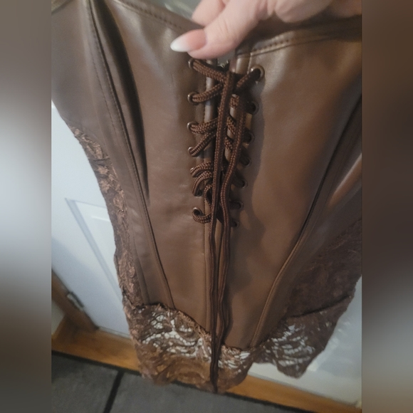Brown steam punk corset - Picture 2 of 8